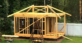 Сарай из бруса 100х100 в Аксае - строительство под ключ | Строй-Акс от 41636 руб.